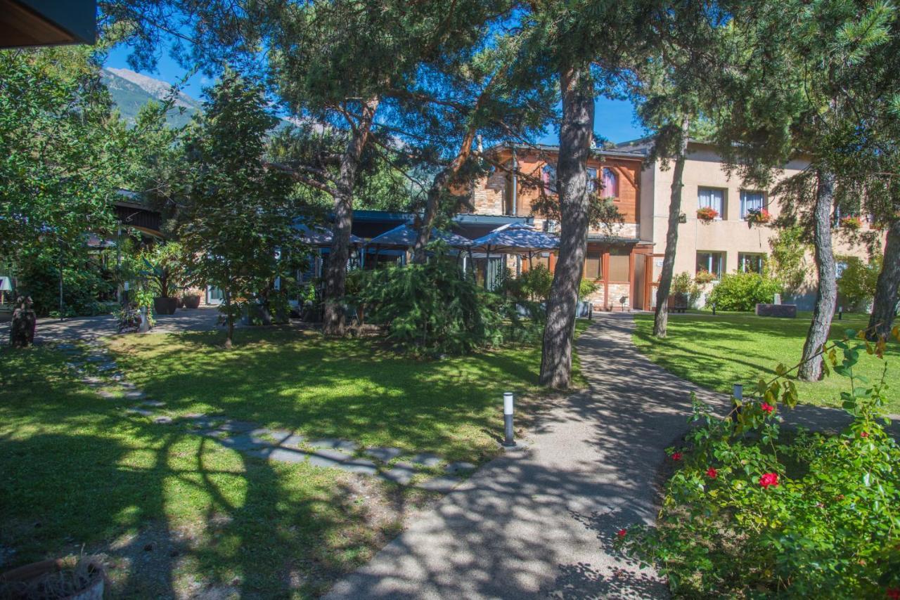 Logis Hotel Le Lac Embrun Exteriör bild