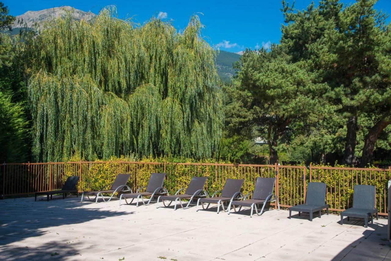 Logis Hotel Le Lac Embrun Exteriör bild