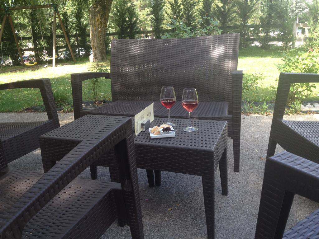 Logis Hotel Le Lac Embrun Exteriör bild