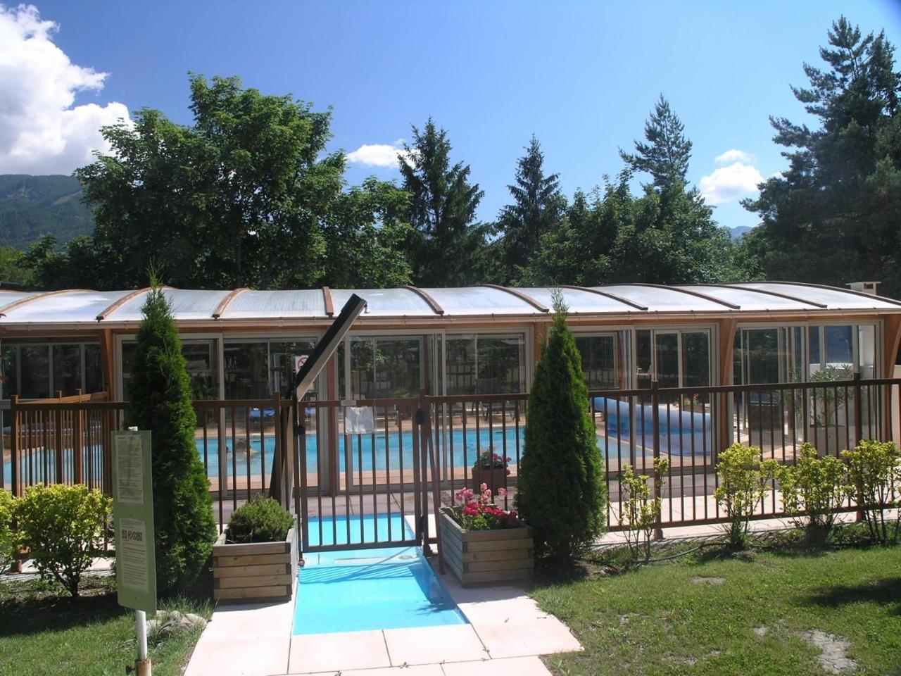 Logis Hotel Le Lac Embrun Exteriör bild