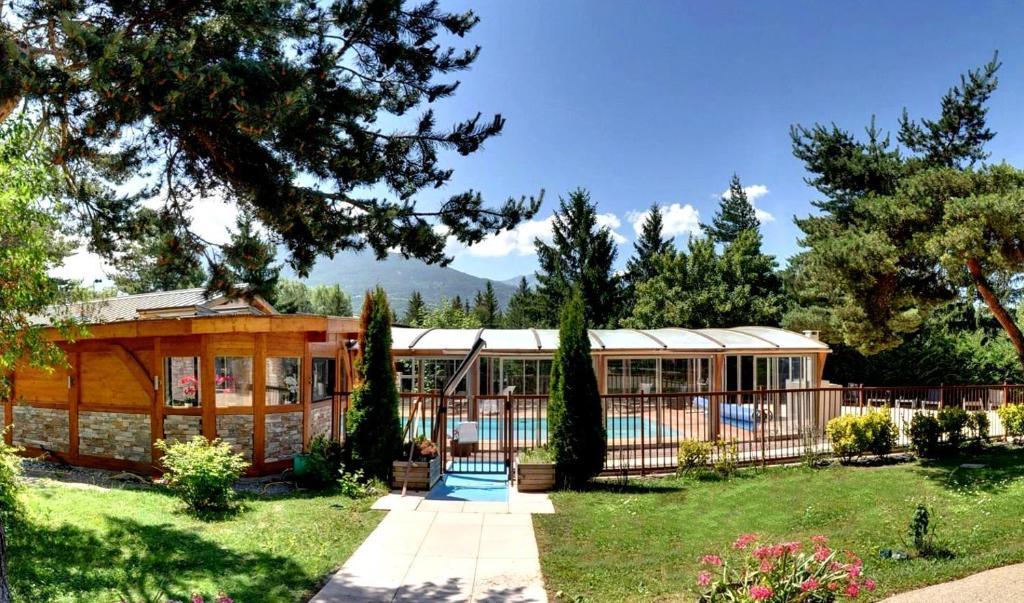 Logis Hotel Le Lac Embrun Exteriör bild